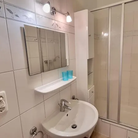 Apartment Laura - 42-02 Kuehlungsborn
