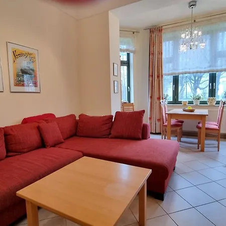 Laura - 42-02 아파트